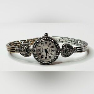 Vintage Wrangler Women’s Watch Silver Tone Rhinestone Hearts